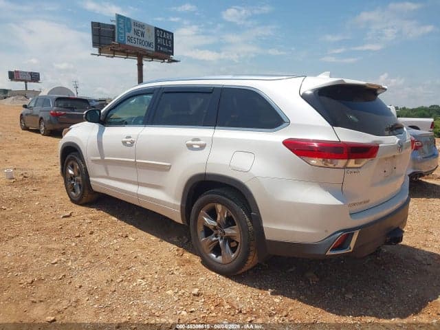 2018 TOYOTA HIGHLANDER LIMITED PLATINUM 3