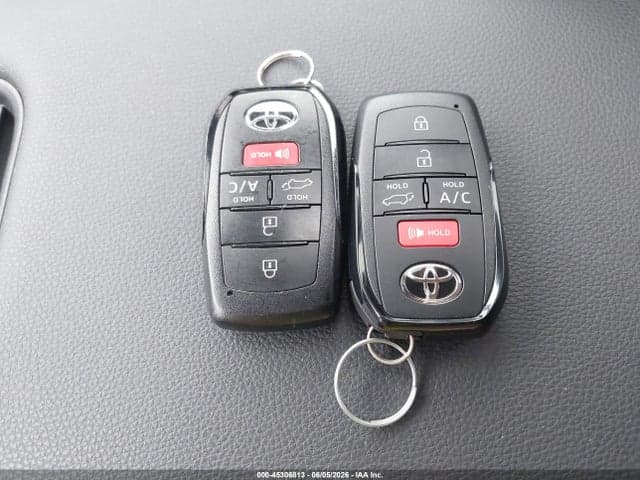 2025 TOYOTA BZ4X XLE 11