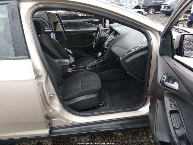 2017 FORD FOCUS SE 5