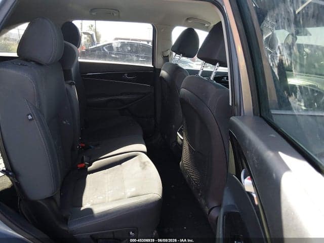 2020 KIA SORENTO 2.4L LX 8