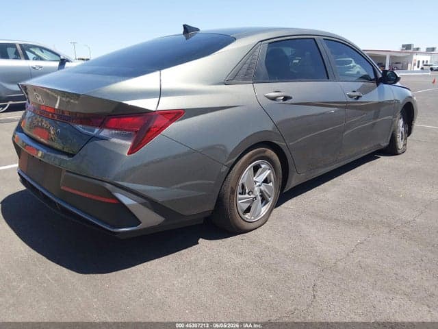 2025 HYUNDAI ELANTRA SE 4