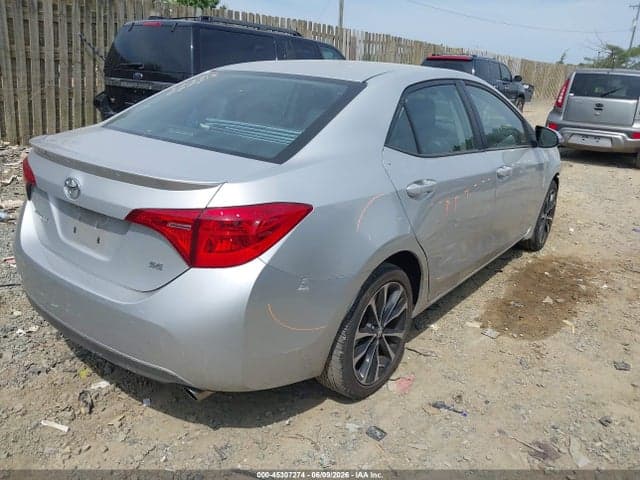 2017 TOYOTA COROLLA SE 4