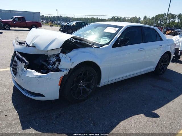 2020 CHRYSLER 300 TOURING 2