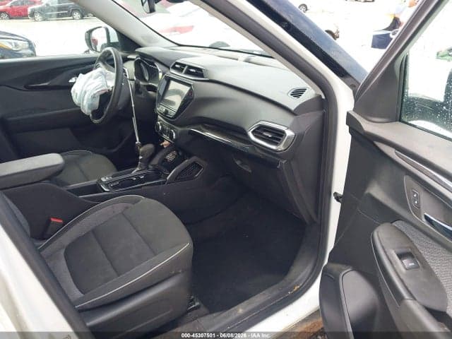 2023 CHEVROLET TRAILBLAZER AWD LT 5
