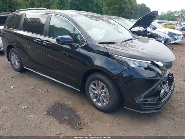 2026 TOYOTA SIENNA LE