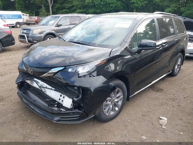 2026 TOYOTA SIENNA LE 2
