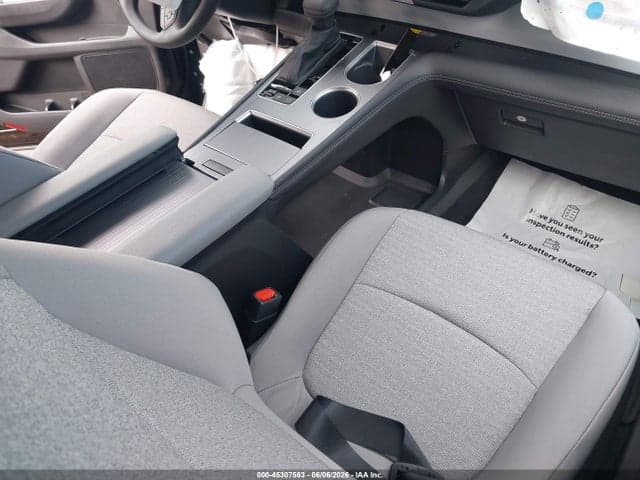 2026 TOYOTA SIENNA LE 5