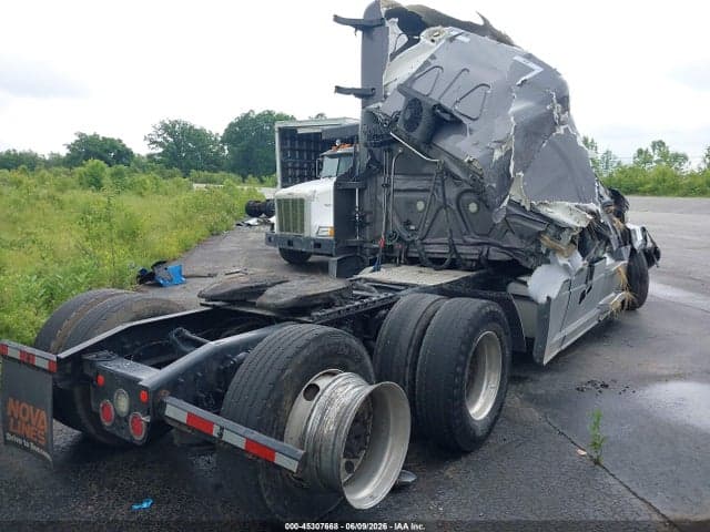 2019 FREIGHTLINER NEW CASCADIA 126 4