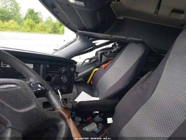 2019 FREIGHTLINER NEW CASCADIA 126 8