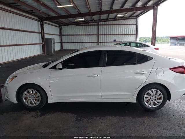 2020 HYUNDAI ELANTRA SE 19