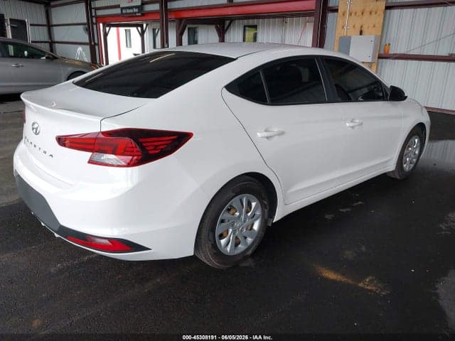 2020 HYUNDAI ELANTRA SE 4