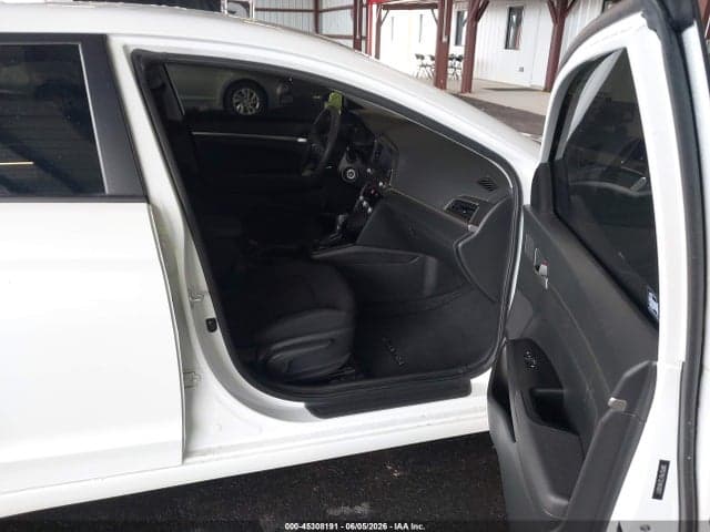 2020 HYUNDAI ELANTRA SE 5