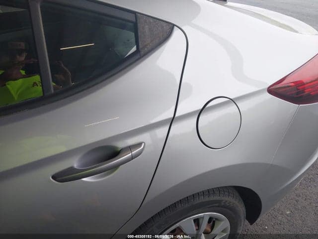 2020 HYUNDAI ELANTRA SE 13