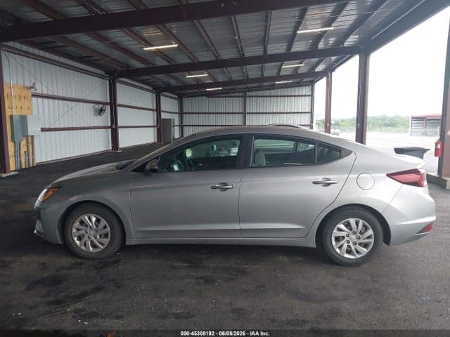 2020 HYUNDAI ELANTRA SE 18