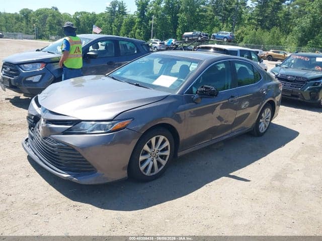 2020 TOYOTA CAMRY LE 2