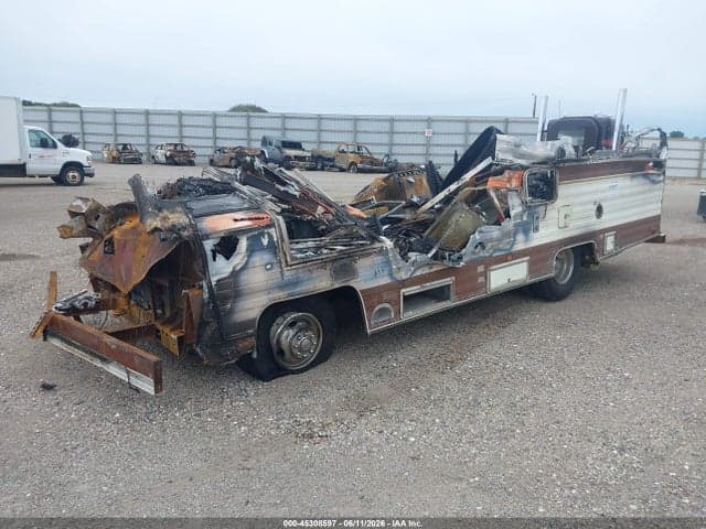 1984 CHEVROLET P30 2