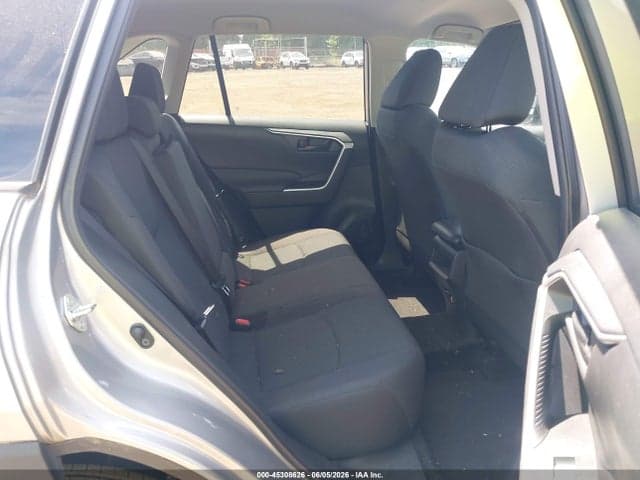 2021 TOYOTA RAV4 LE 8