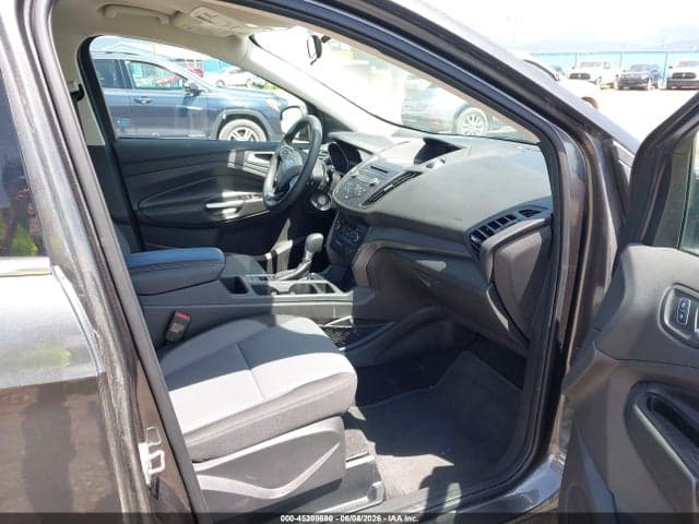 2017 FORD ESCAPE SE 5