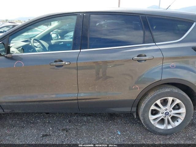 2017 FORD ESCAPE SE 6