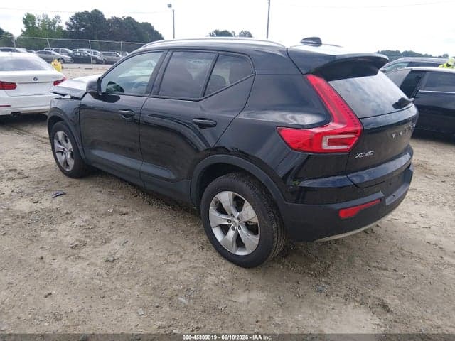 2021 VOLVO XC40 T5 3