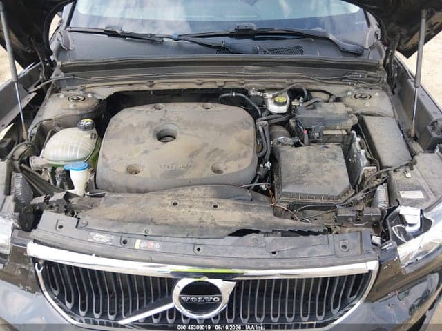 2021 VOLVO XC40 T5 10