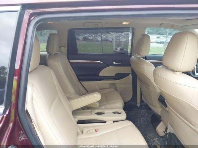 2019 TOYOTA HIGHLANDER LIMITED PLATINUM 8