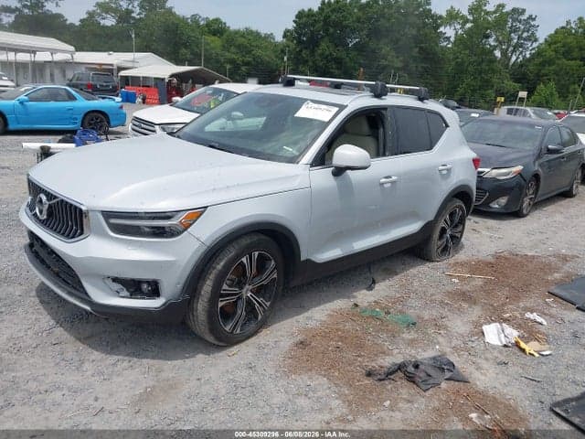 2022 VOLVO XC40 T5 2