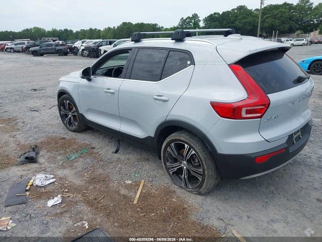 2022 VOLVO XC40 T5 3