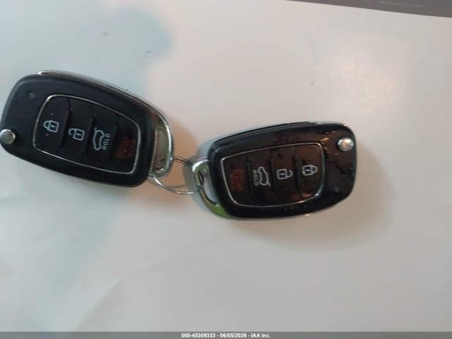 2020 HYUNDAI TUCSON SE 11