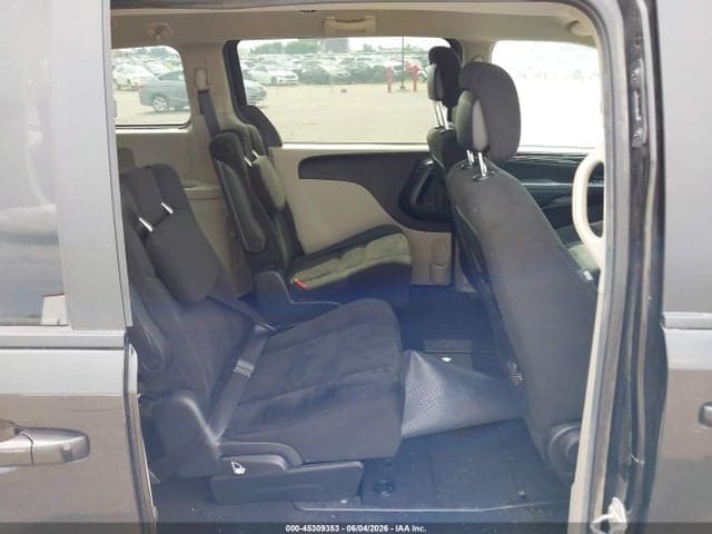 2017 DODGE GRAND CARAVAN SE 8