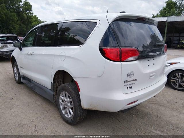 2023 CHRYSLER VOYAGER LX 3