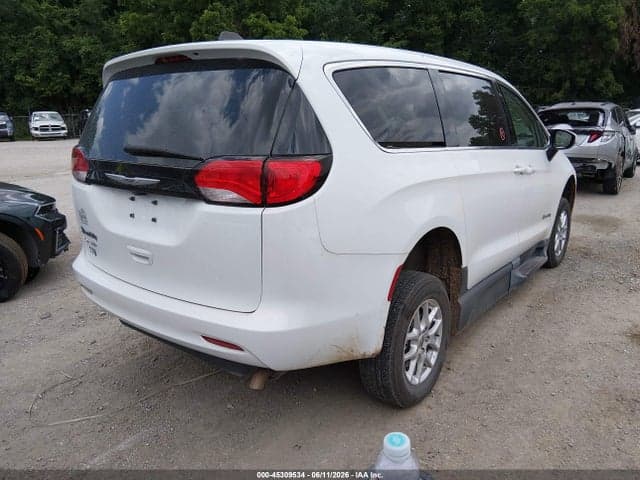 2023 CHRYSLER VOYAGER LX 4