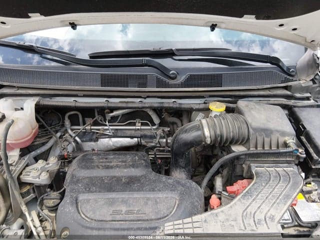 2023 CHRYSLER VOYAGER LX 10