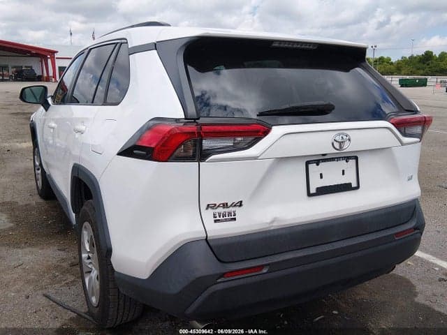 2020 TOYOTA RAV4 LE 3
