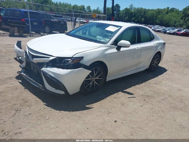 2021 TOYOTA CAMRY SE AWD 2
