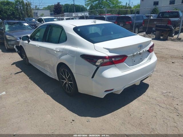 2021 TOYOTA CAMRY SE AWD 3