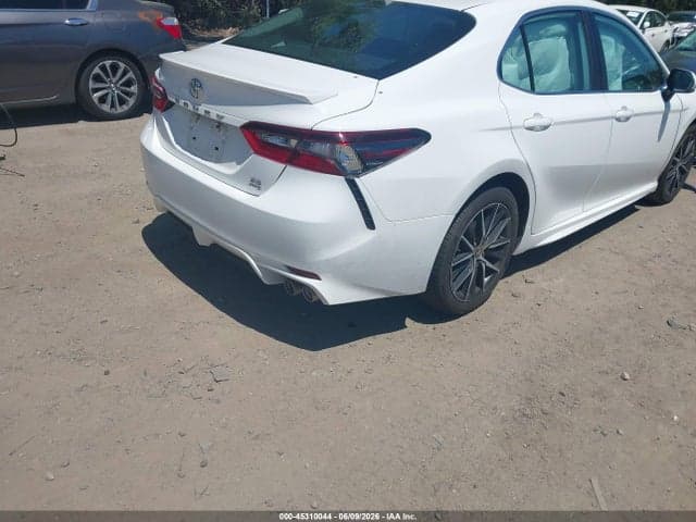 2021 TOYOTA CAMRY SE AWD 4