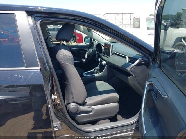 2024 TOYOTA RAV4 LE 5