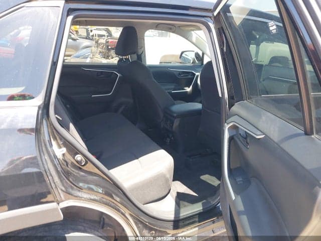 2024 TOYOTA RAV4 LE 8