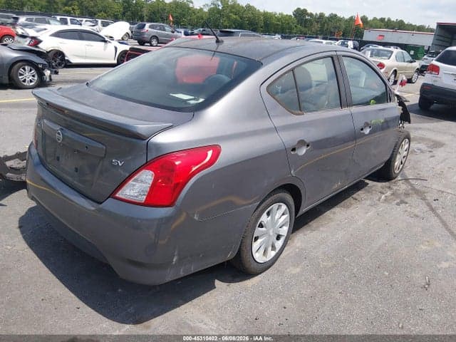 2019 NISSAN VERSA 1.6 SV 4