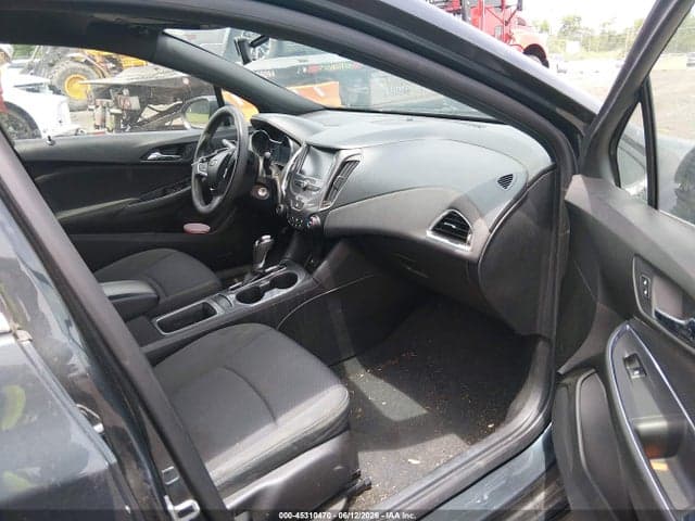 2017 CHEVROLET CRUZE LT AUTO 5