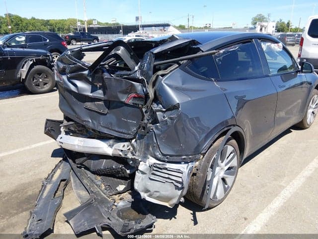 2023 TESLA MODEL Y 6