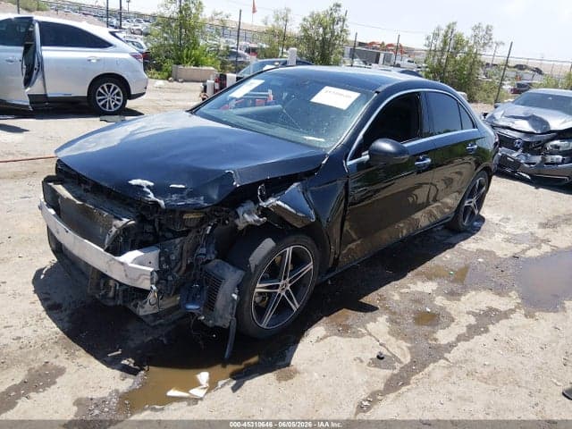 2019 MERCEDES-BENZ A 220 2