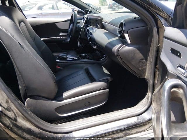 2019 MERCEDES-BENZ A 220 5