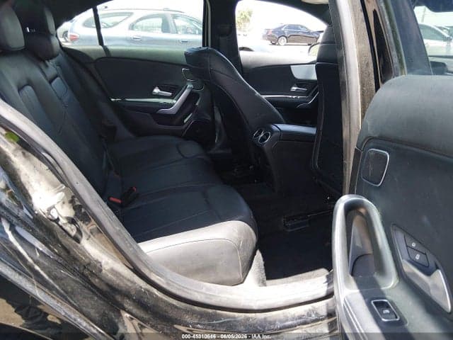 2019 MERCEDES-BENZ A 220 8