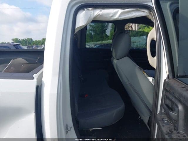 2019 RAM 1500 CLASSIC ST 8