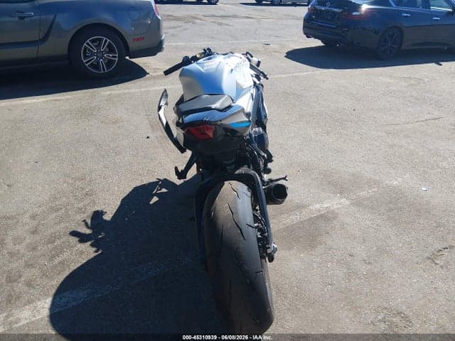 2025 SUZUKI GSX-R1000 6