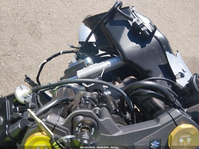 2025 SUZUKI GSX-R1000 7