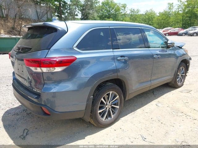 2019 TOYOTA HIGHLANDER XLE 4
