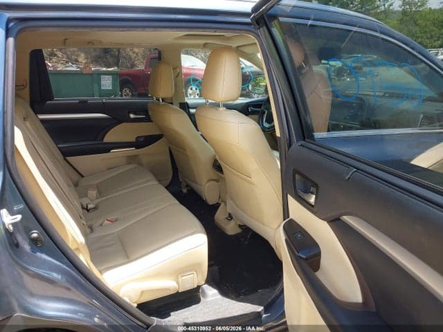 2019 TOYOTA HIGHLANDER XLE 8